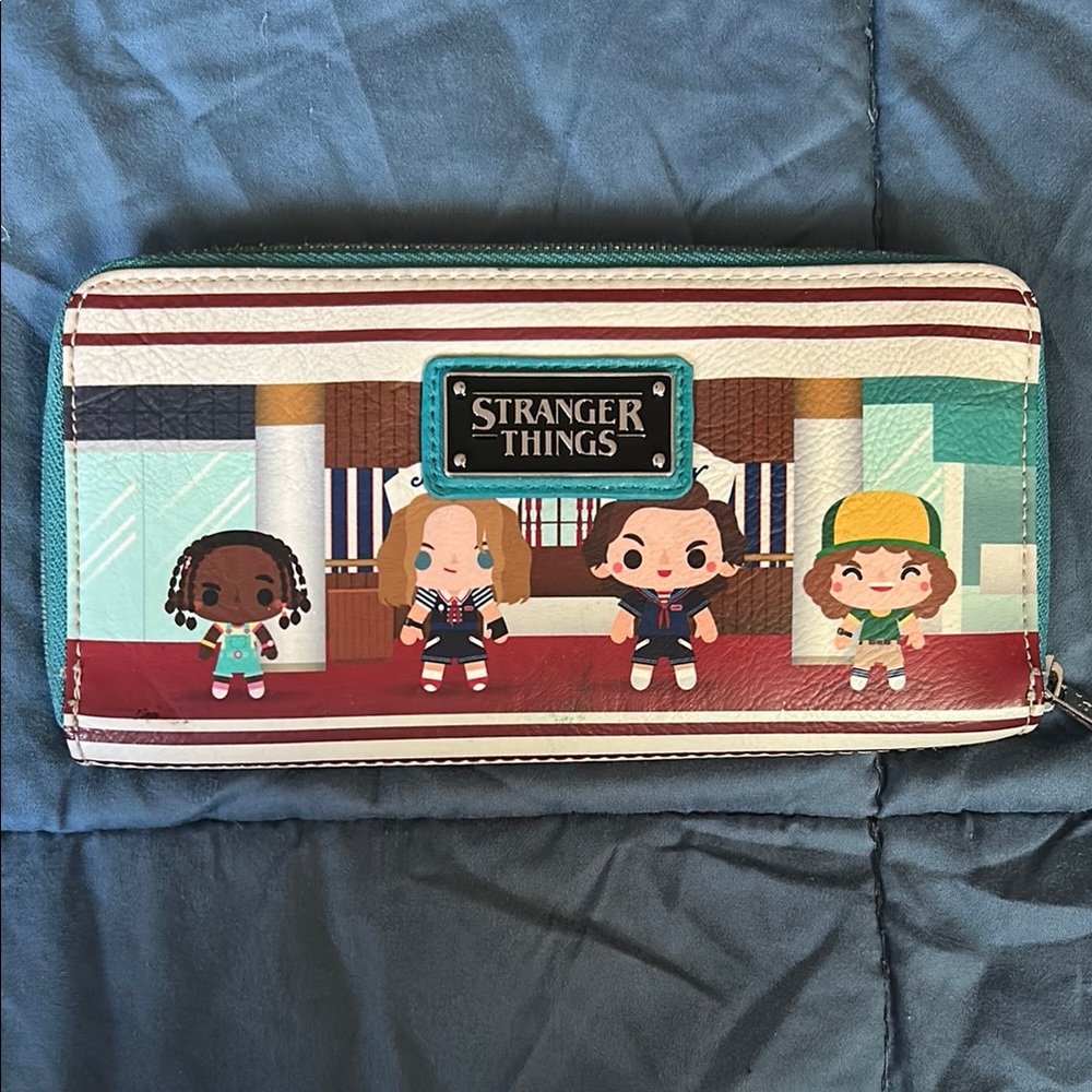 Stranger Things zip around wallet